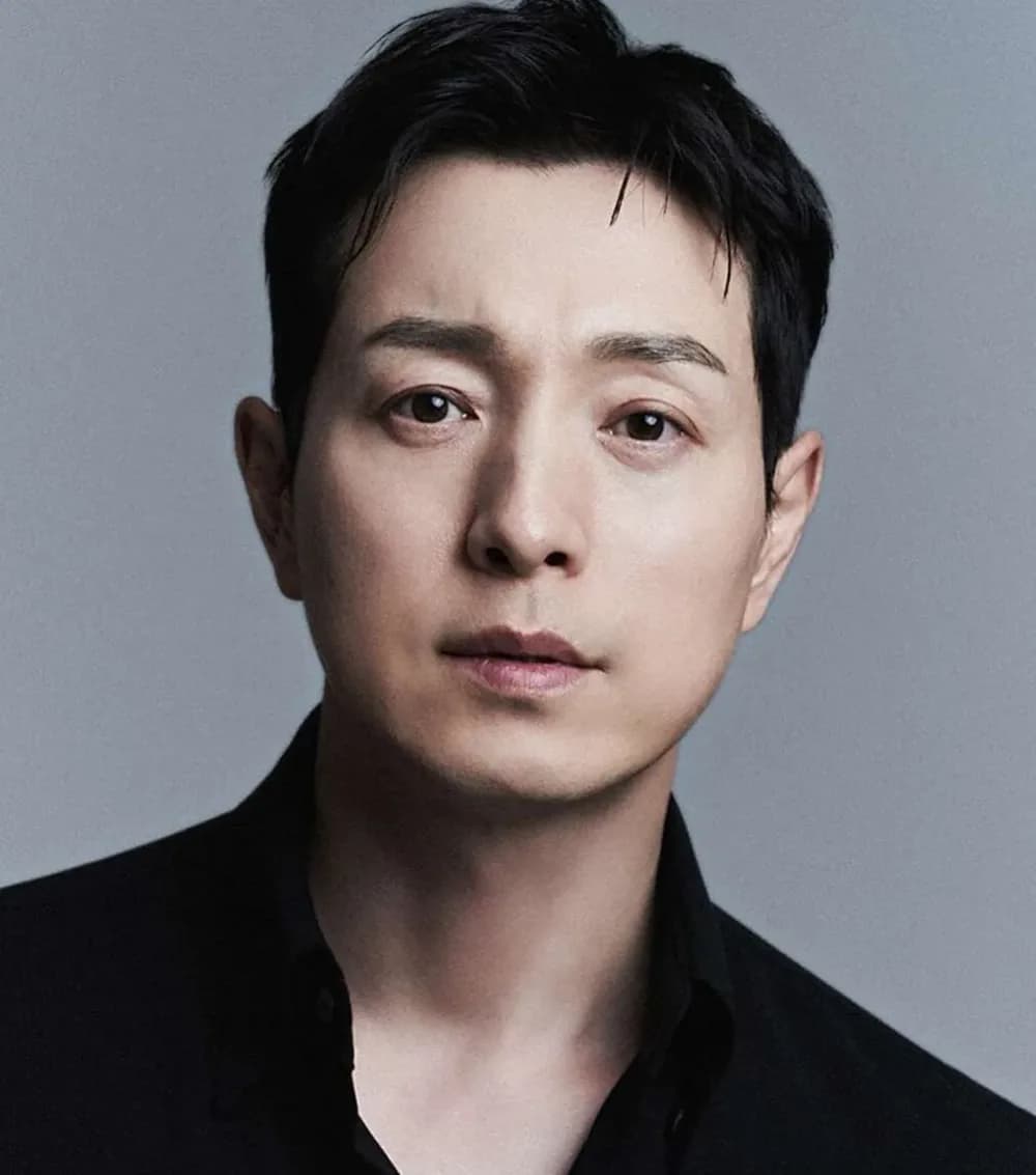 정성일